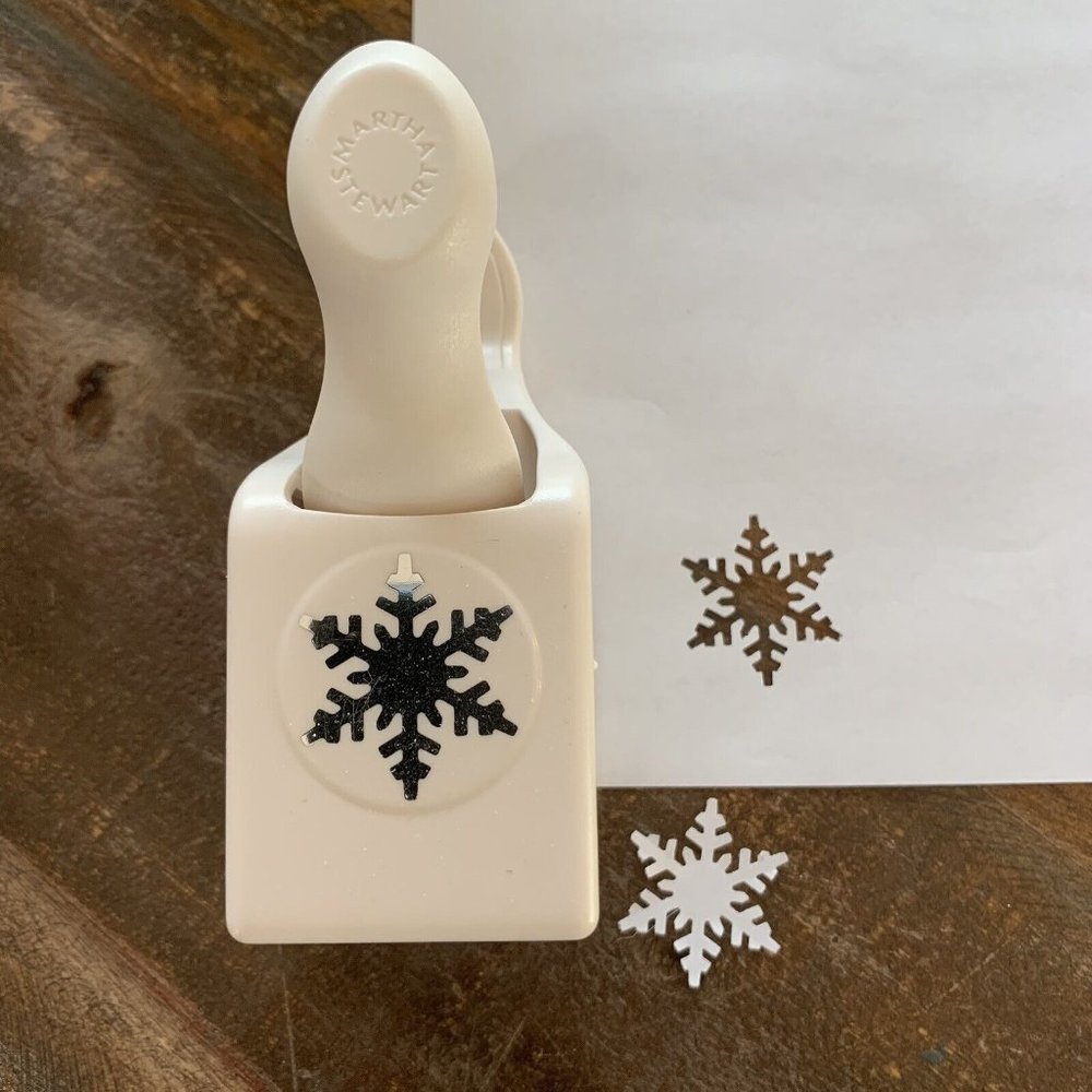 Martha Stewart HIMALAYAN SNOWFLAKE Christmas Punches Holiday Paper Punch